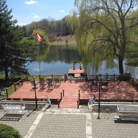 Lakeview Private Suite-Twin Or King Tottenham Bagian luar foto