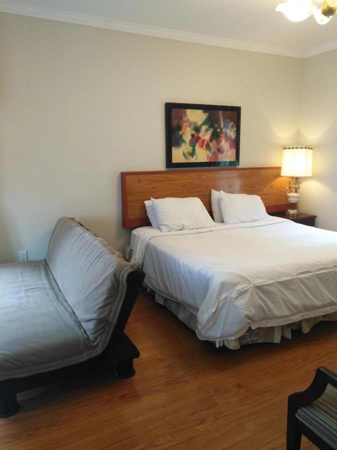 Lakeview Private Suite-Twin Or King Tottenham Bagian luar foto