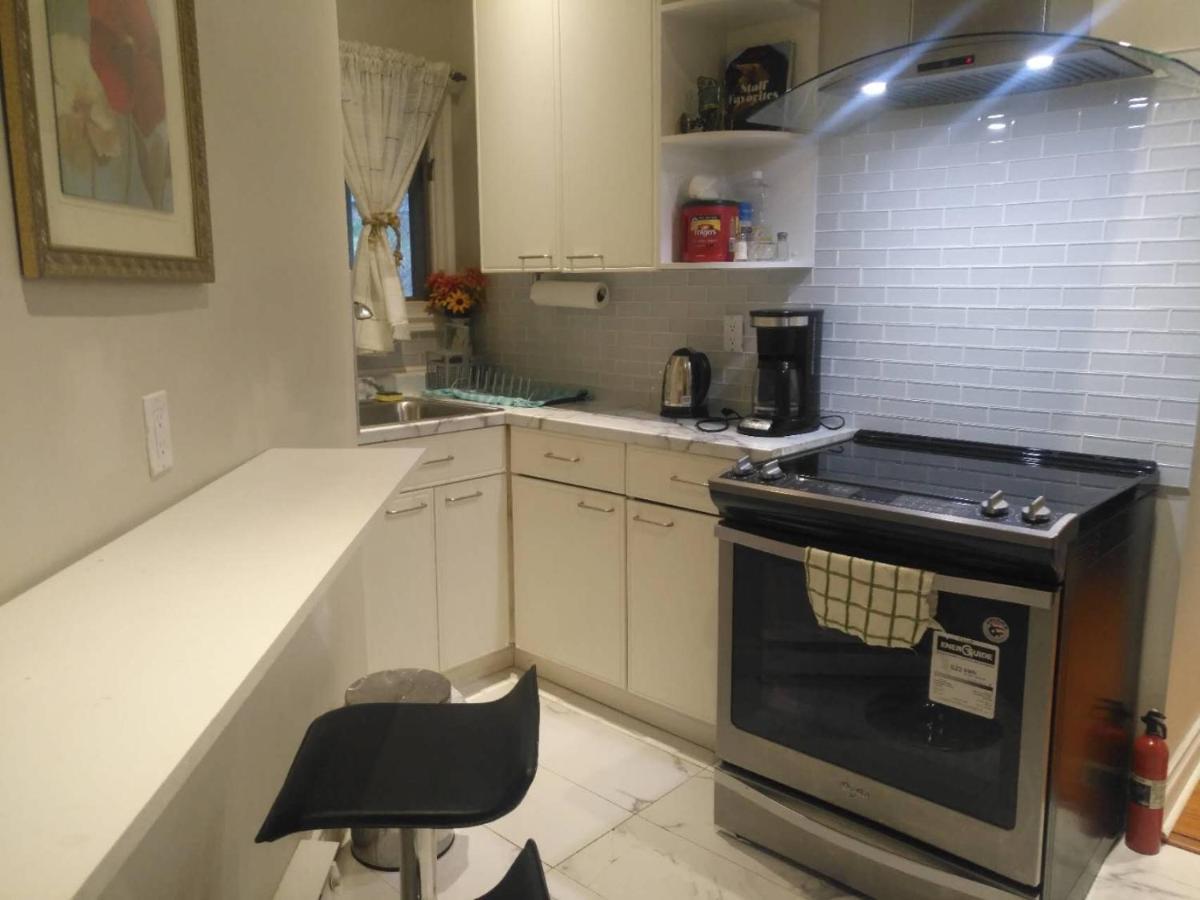 Lakeview Private Suite-Twin Or King Tottenham Bagian luar foto