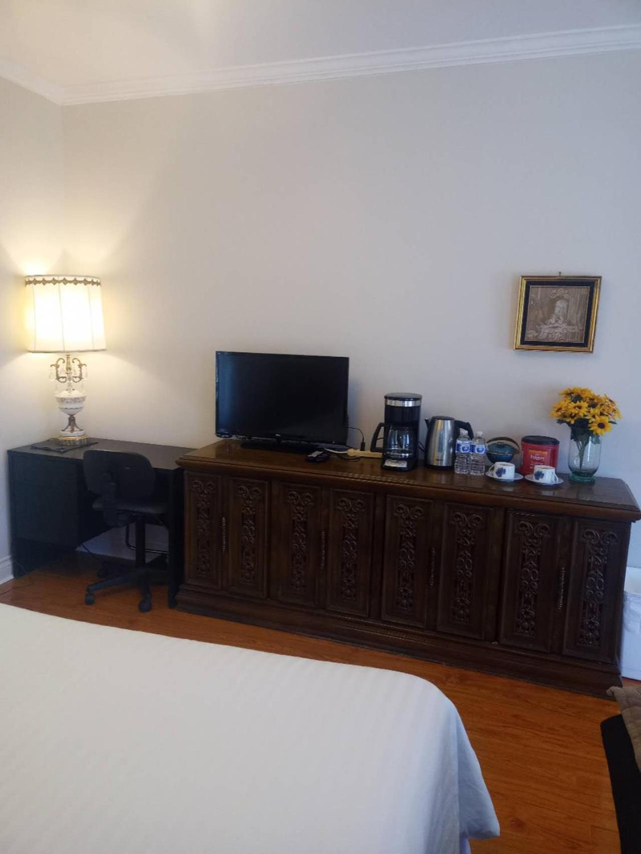 Lakeview Private Suite-Twin Or King Tottenham Bagian luar foto
